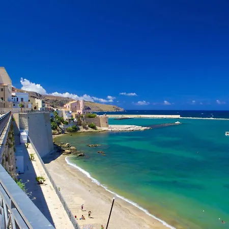 Castellammare Con Aria Condizionata In *